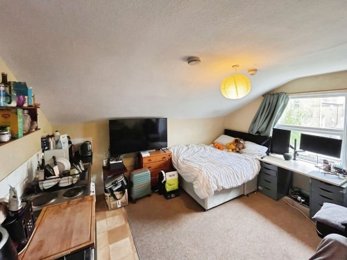 Narbonne Avenue, London