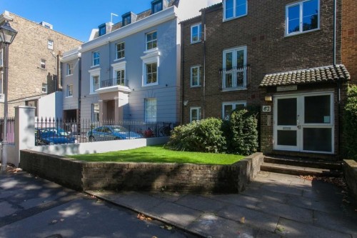 Clapham Common Southside, SW4