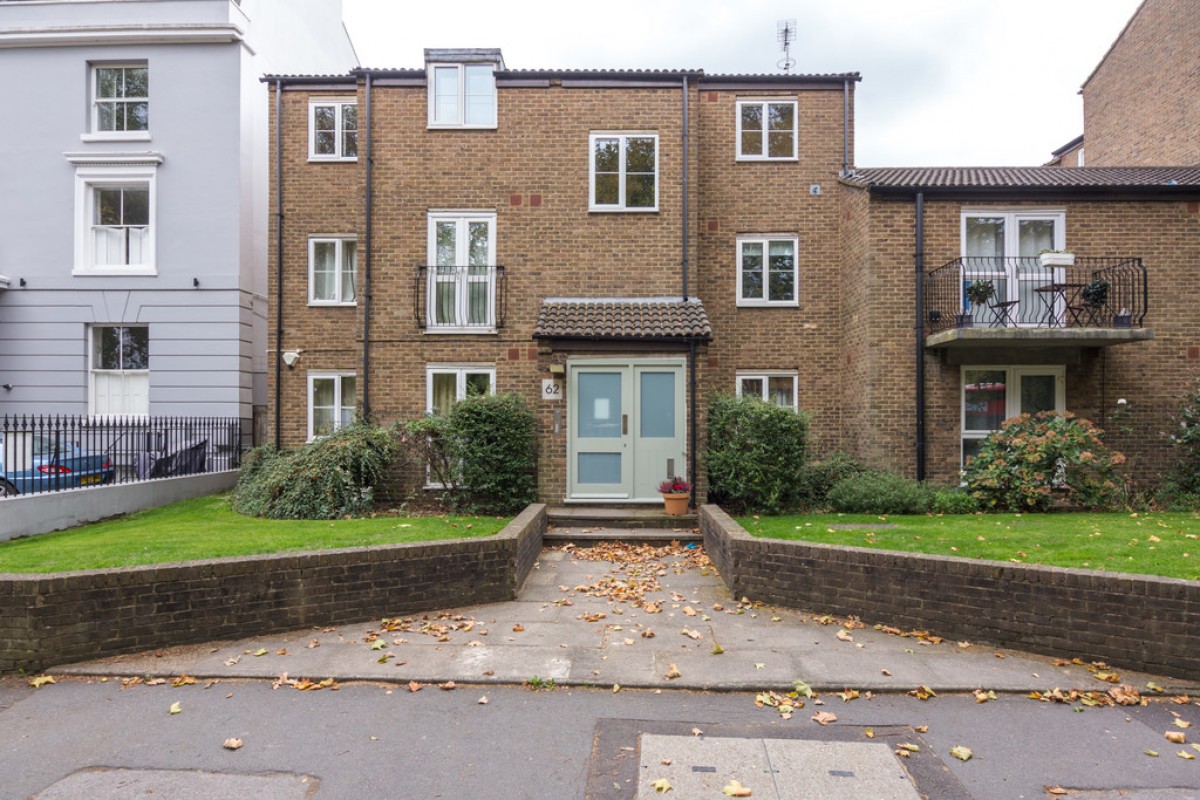 Clapham Common Southside, SW4