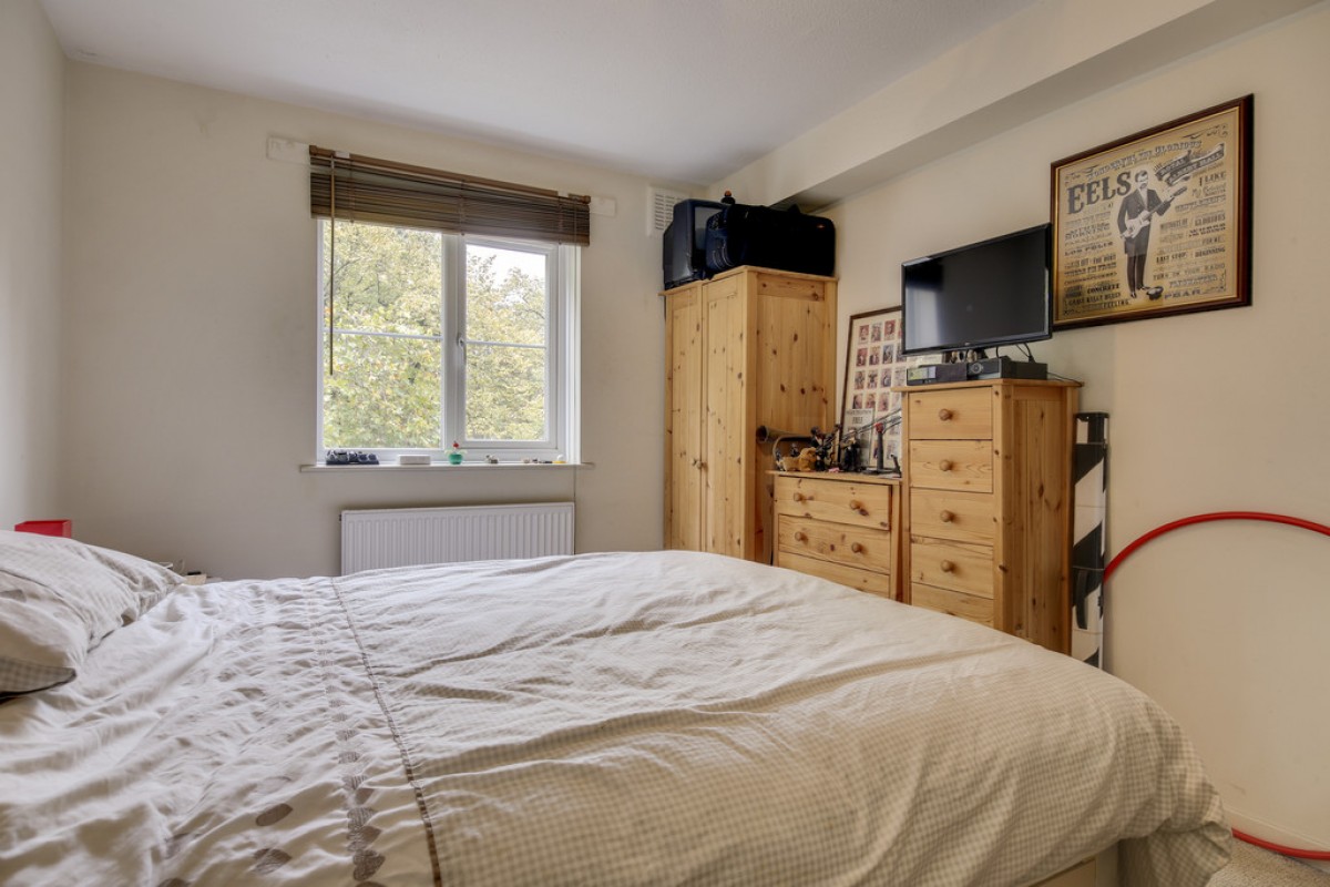 Clapham Common Southside, SW4