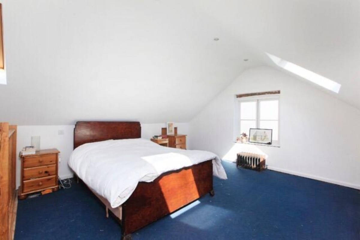 Weir Road, Balham, London