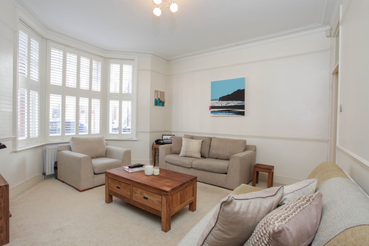 Elmhurst Mansions, Edgeley Road Martin & Co