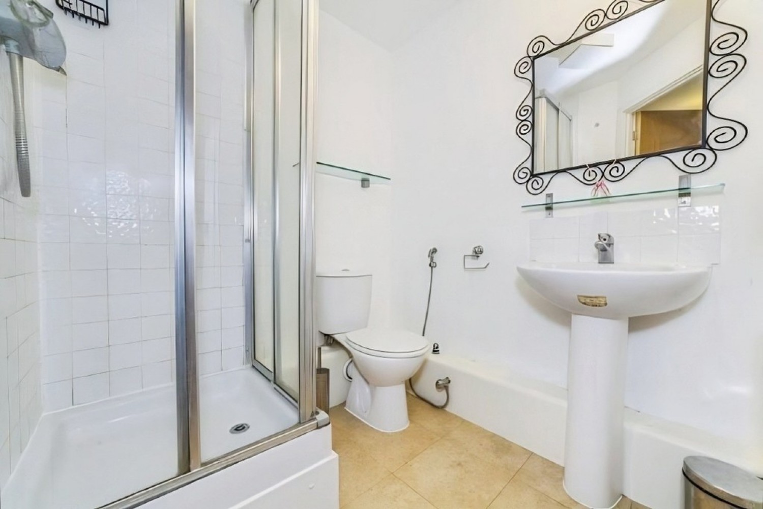 2 bedroom Flat for Letting Hemlock Close, Streatham