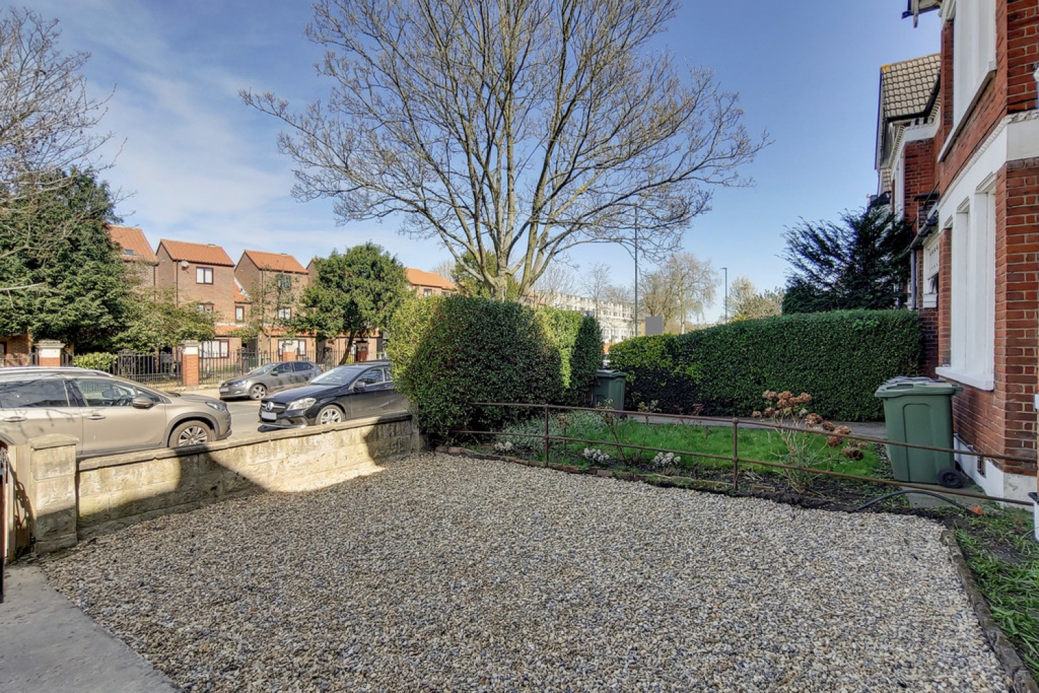 3 bedroom Flat for Letting Weir Road , Balham