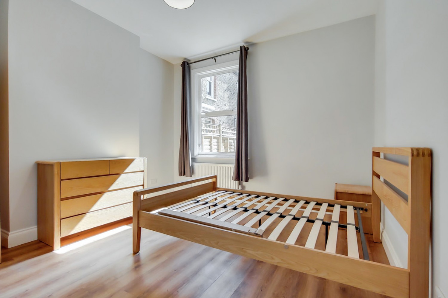 3 bedroom Flat for Letting Weir Road , Balham