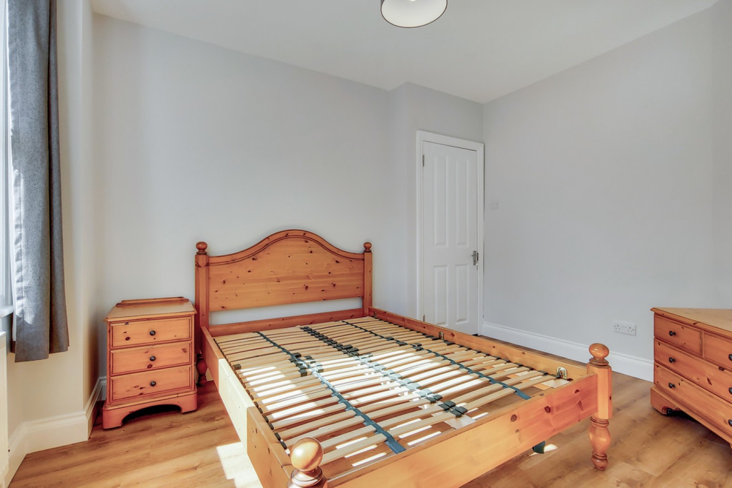 3 bedroom Flat for Letting Weir Road , Balham