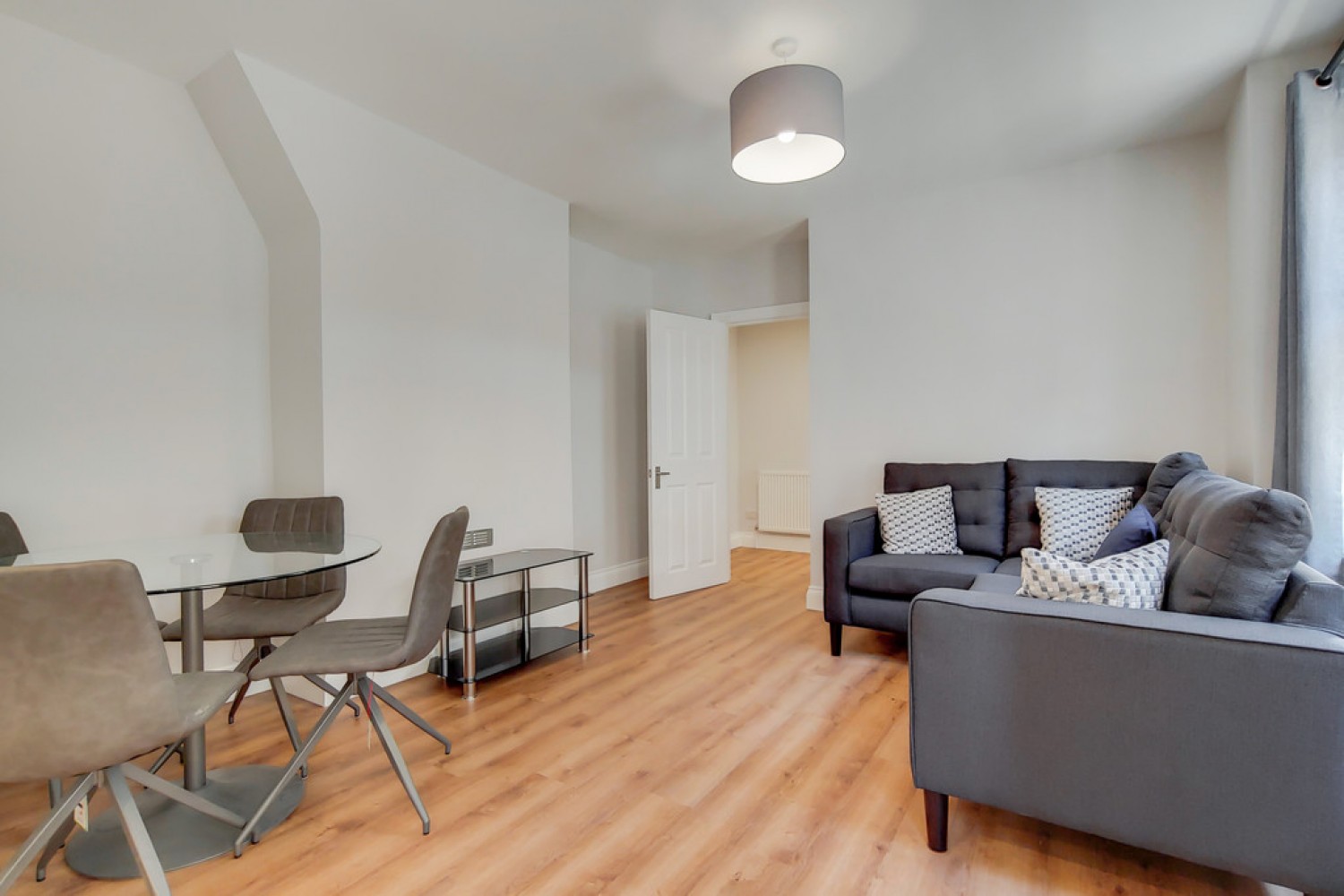 3 bedroom Flat for Letting Weir Road , Balham