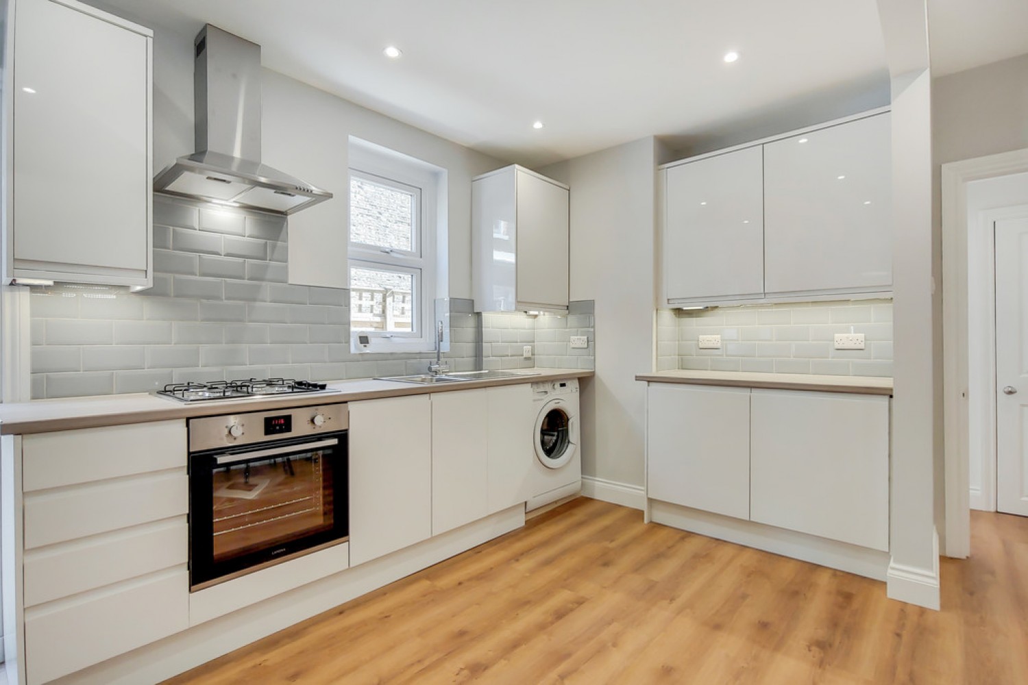 3 bedroom Flat for Letting Weir Road , Balham