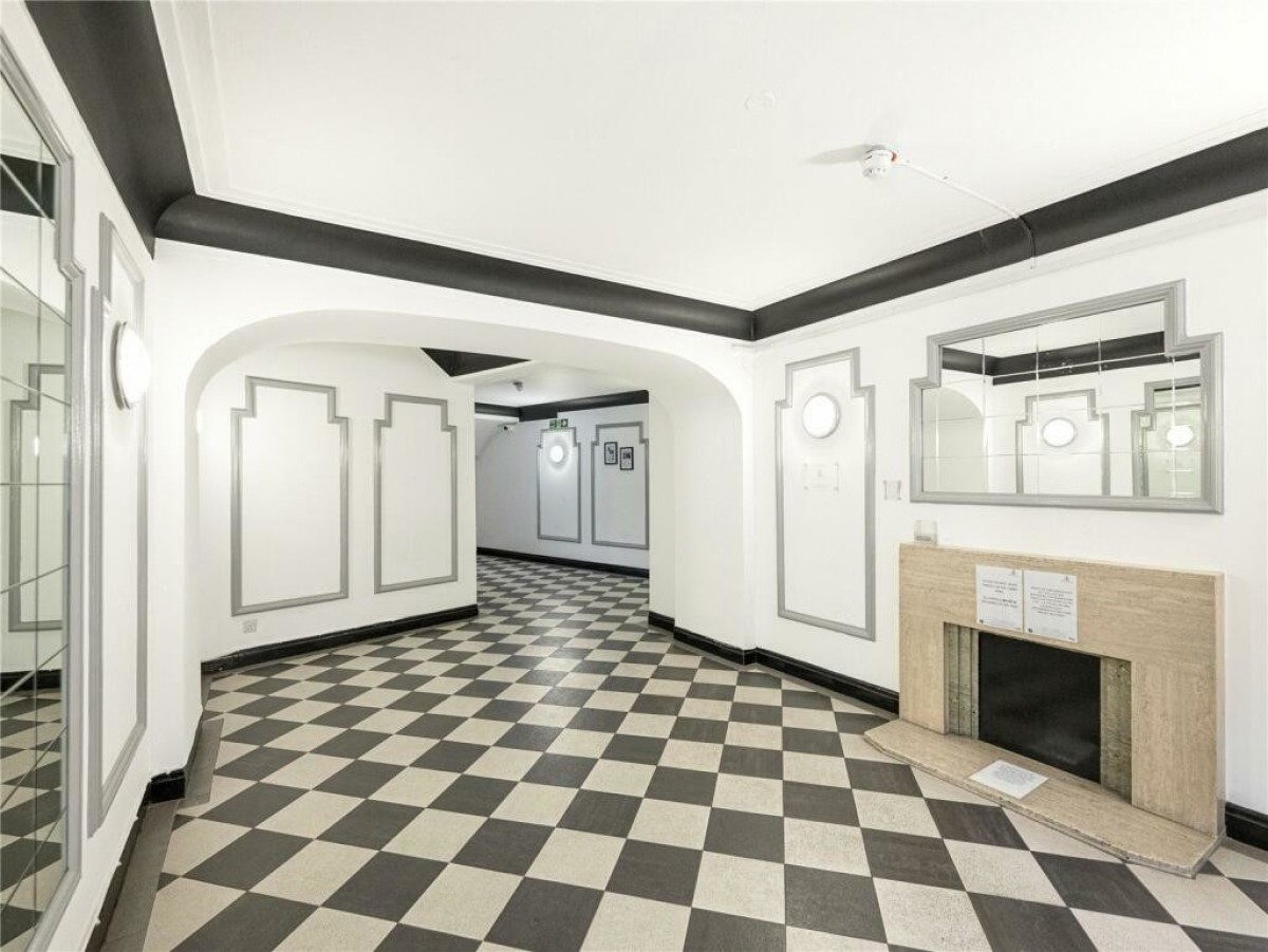 Streatham High Road, The High