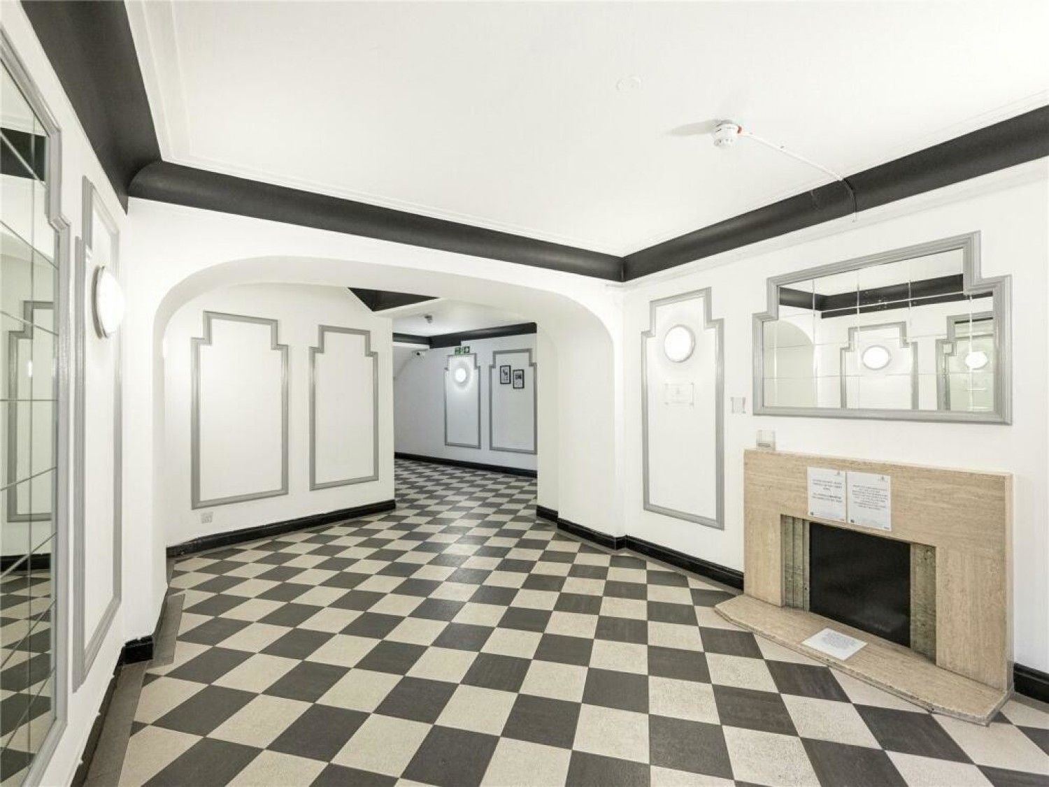 1 bedroom Flat for Letting Streatham High Road, The High