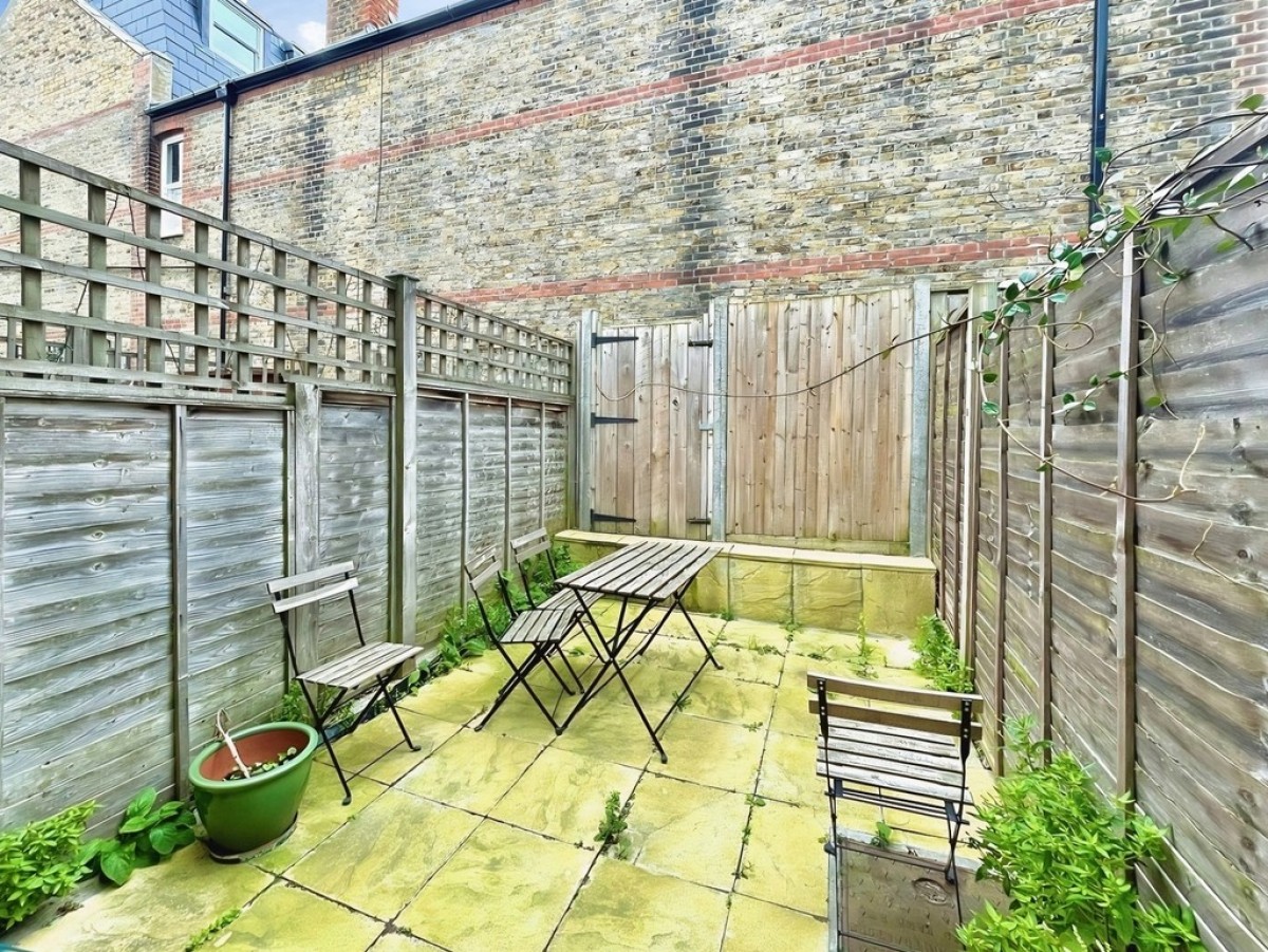Telford Avenue, Streatham