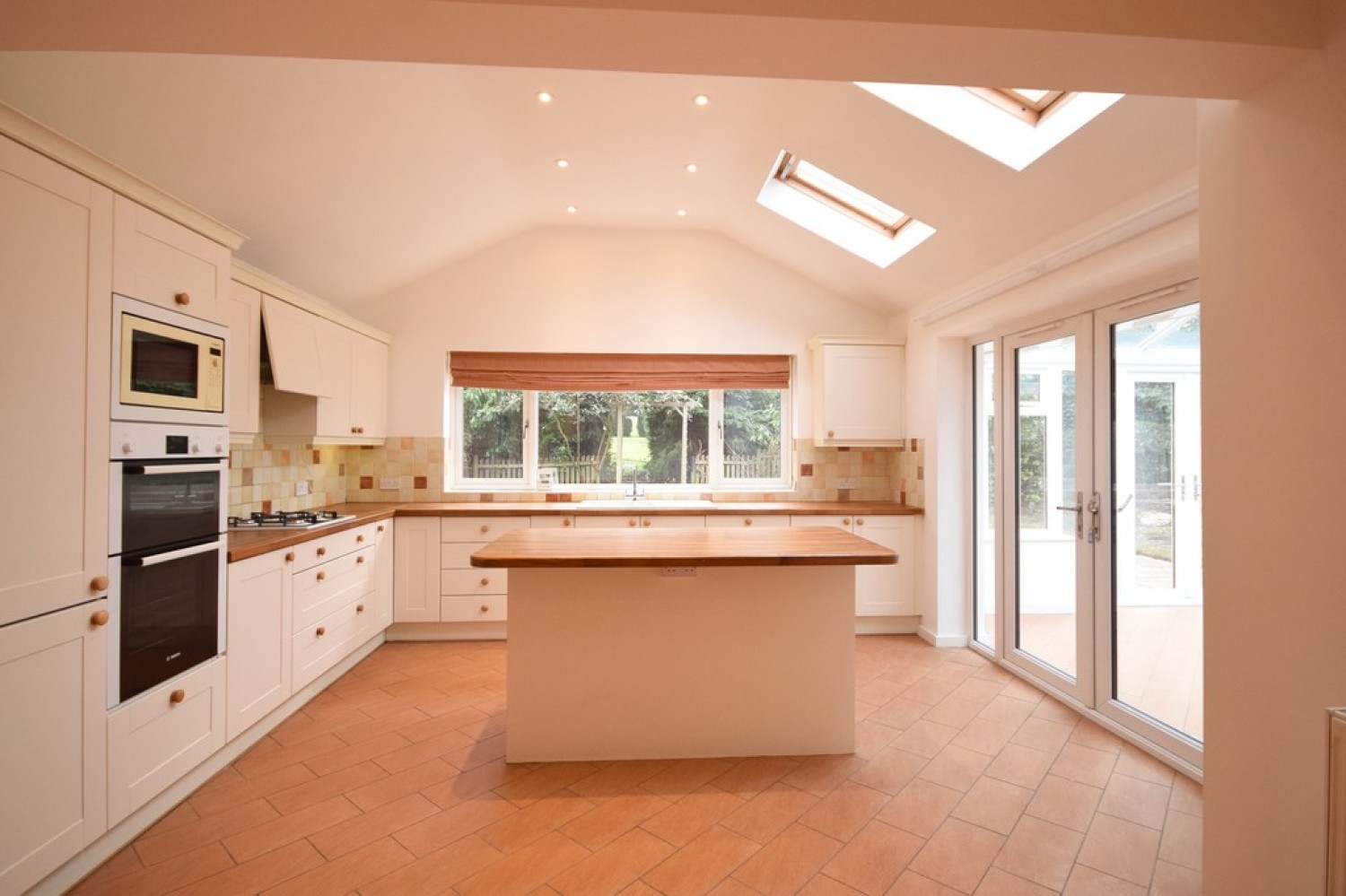 4 bedroom Bungalow in White House Green, Solihull