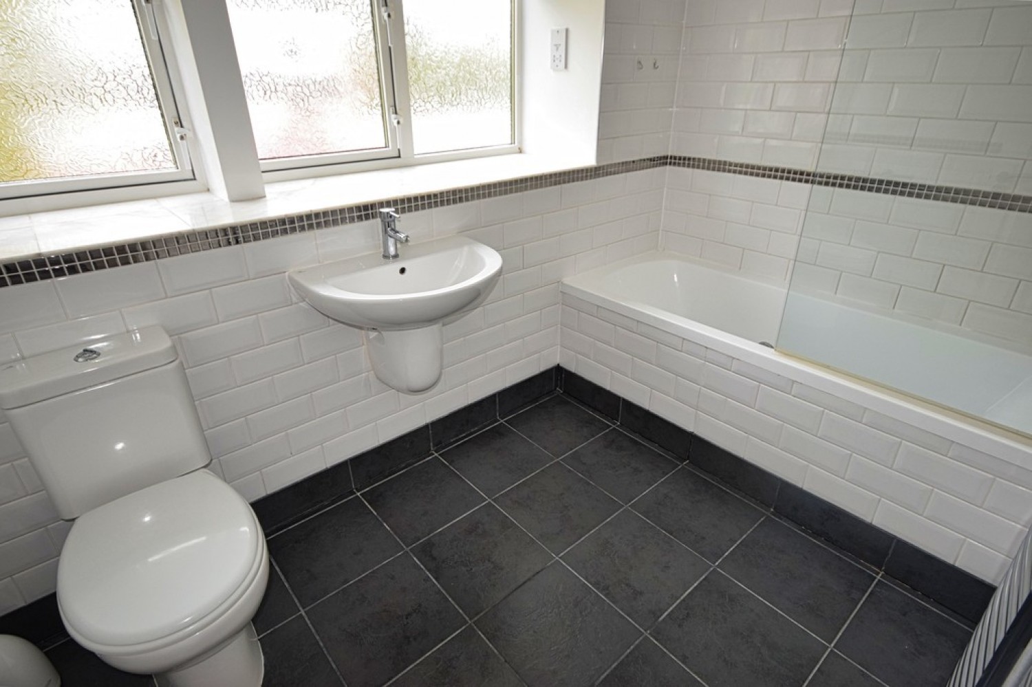 3 bedroom Flat for Letting Albany Gardens, Hampton Lane, Solihull