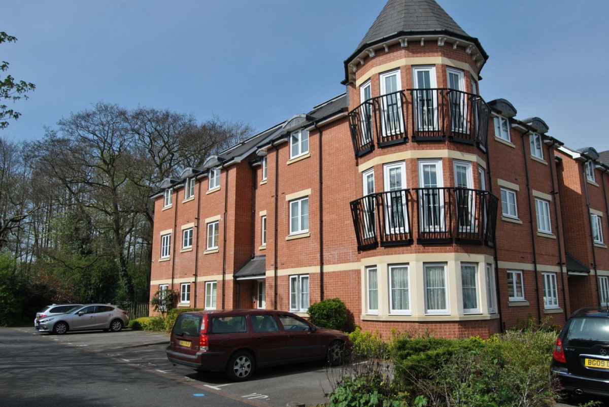 Collingtree Court, Warwick Road