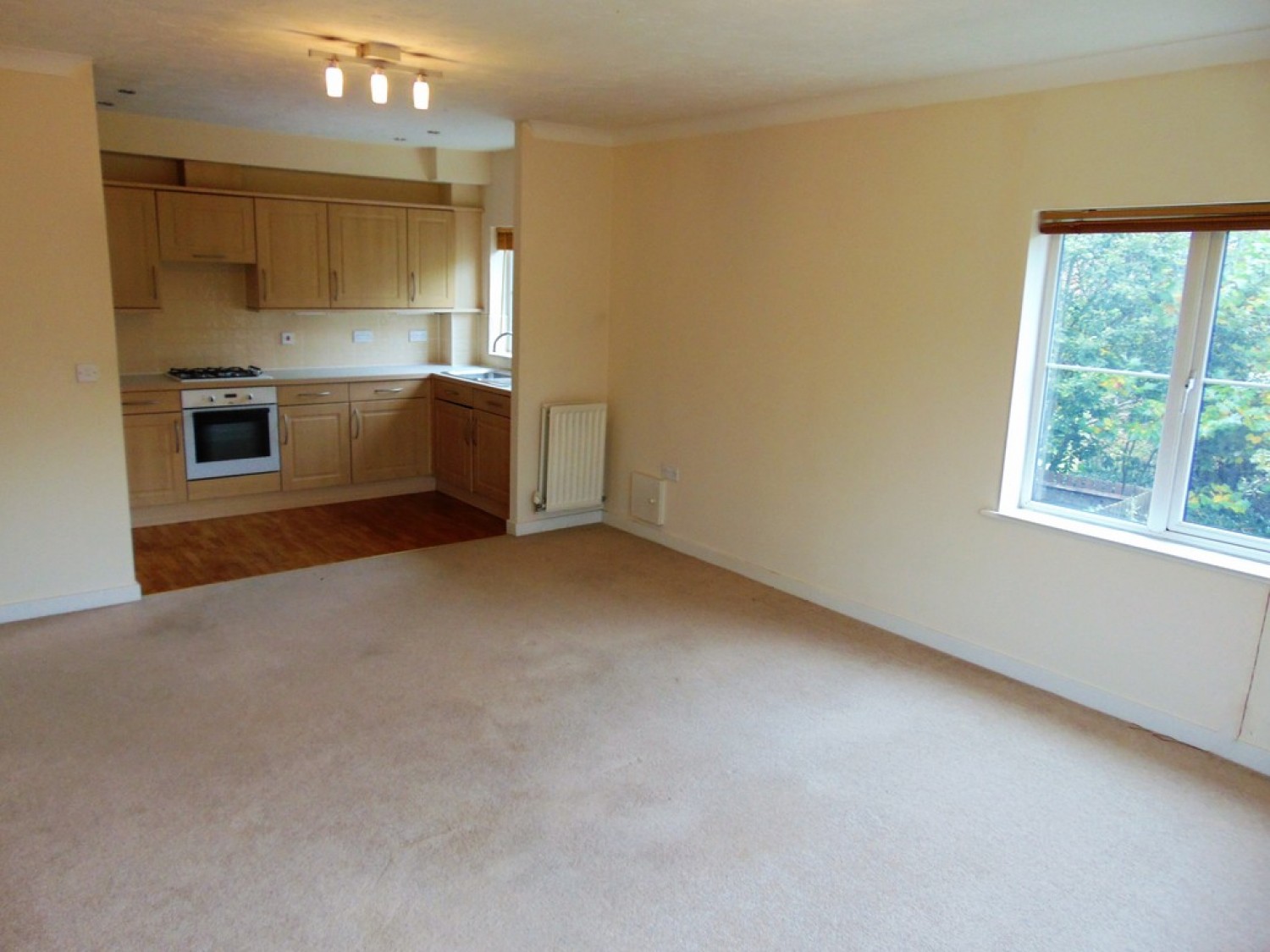 2 bedroom Flat for Letting Rea Road, Northfield