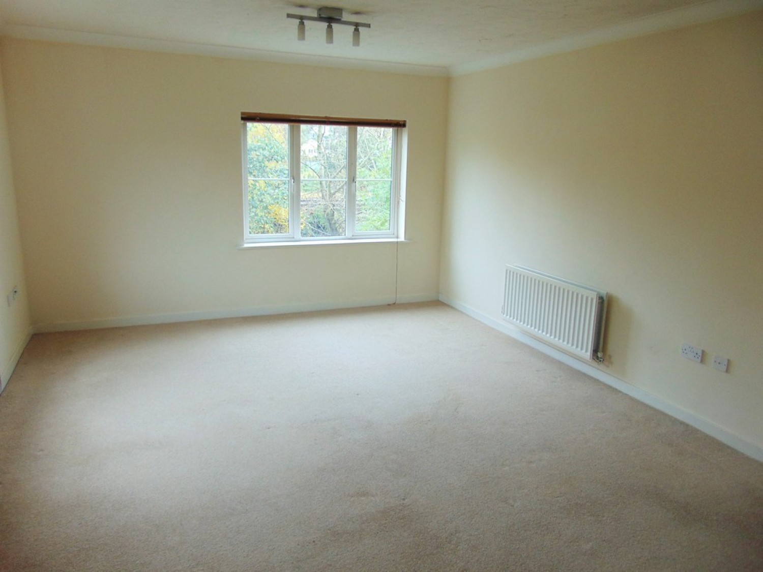 2 bedroom Flat for Letting Rea Road, Northfield