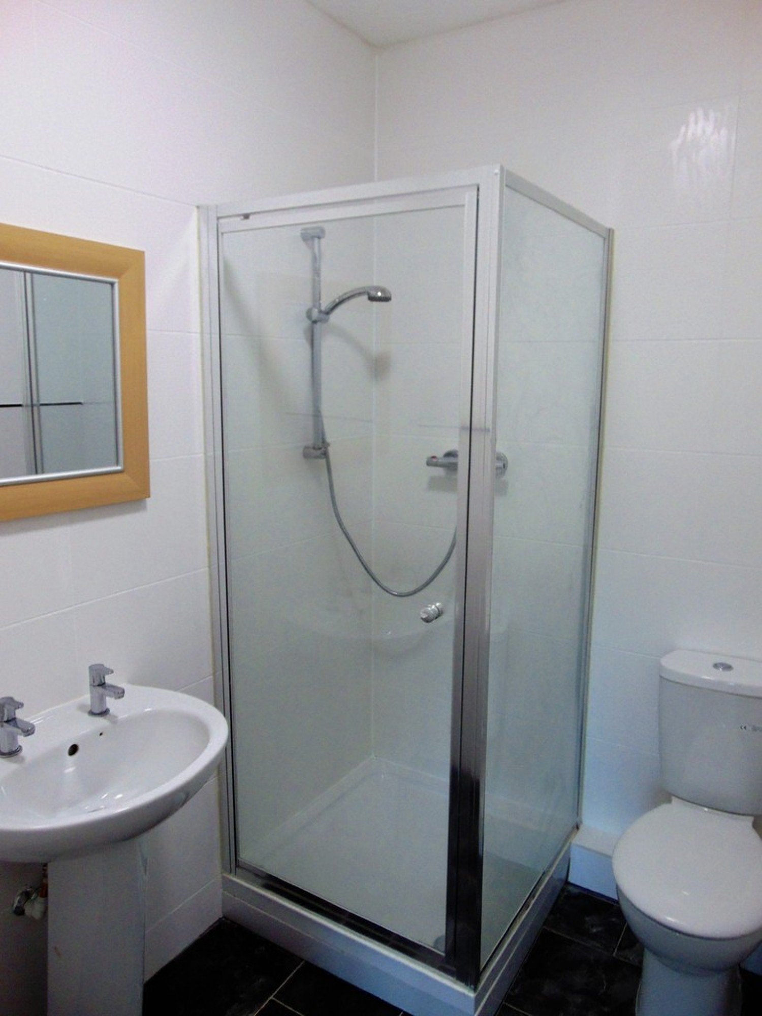 2 bedroom Flat for Letting Rea Road, Northfield