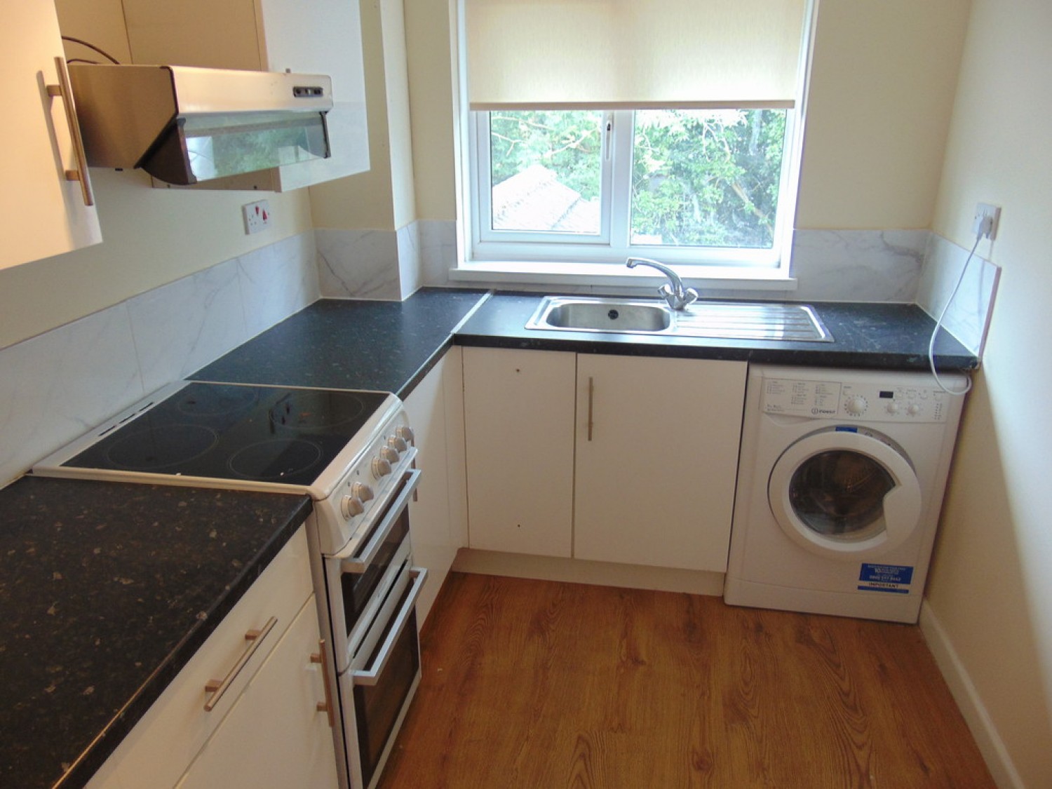 2 bedroom Flat for Letting Golden Cross Lane, Catshill