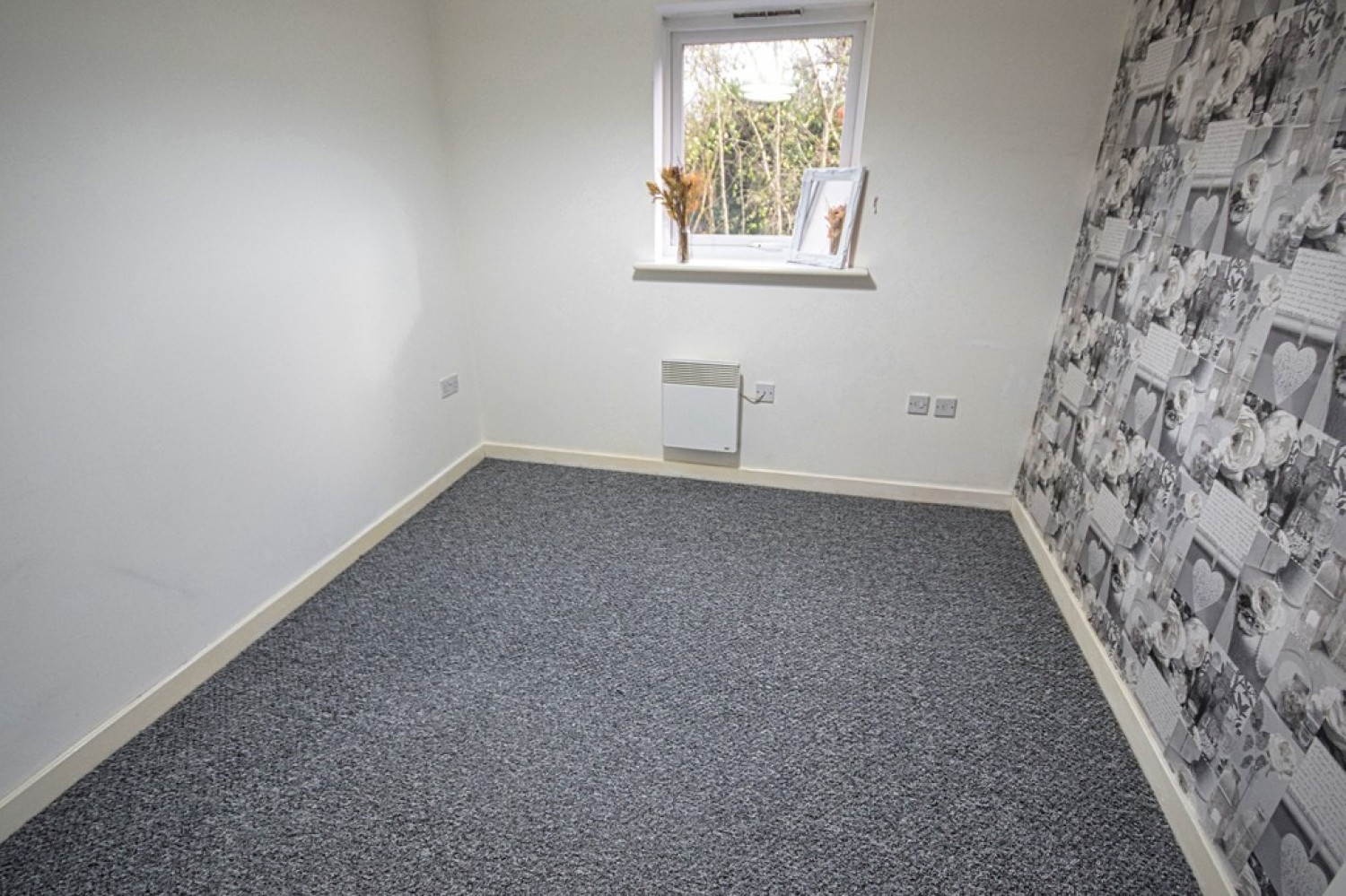 2 bedroom Flat for Letting Balmoral Way, Yardley Wood
