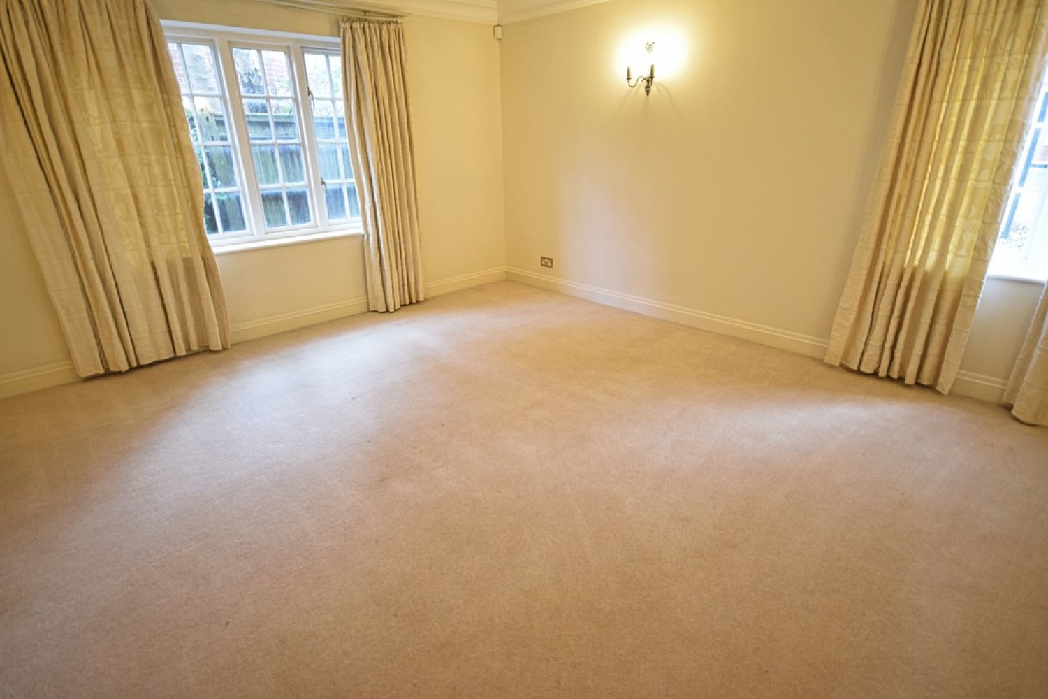 5 bedroom House for Letting Spring Close, Solihull