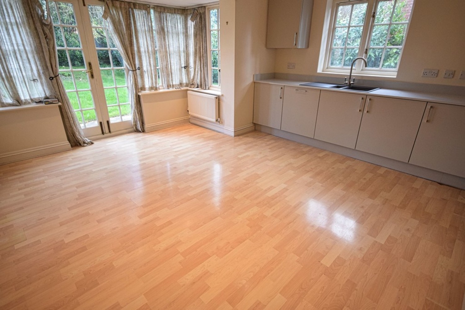 5 bedroom House for Letting Spring Close, Solihull