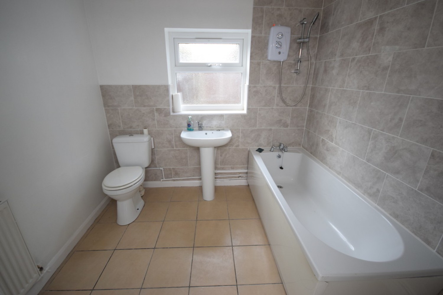 2 bedroom House for Letting Forest Road, Yardley