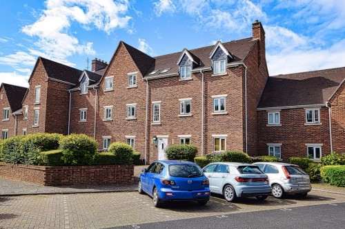 Monarchs Gate, Yew Tree Lane, Solihull