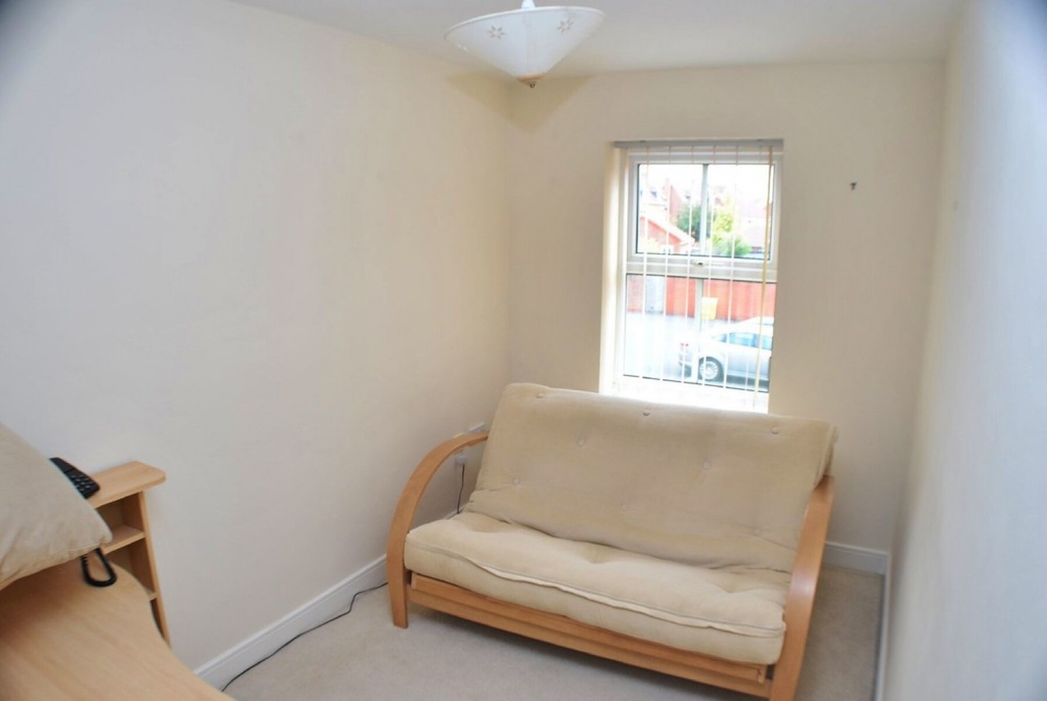 2 bedroom Flat for Sale Dickens Heath Road, Dickens Heath