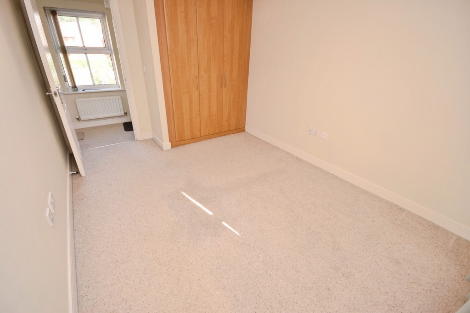 2 bedroom Flat for Sale Dickens Heath Road, Dickens Heath