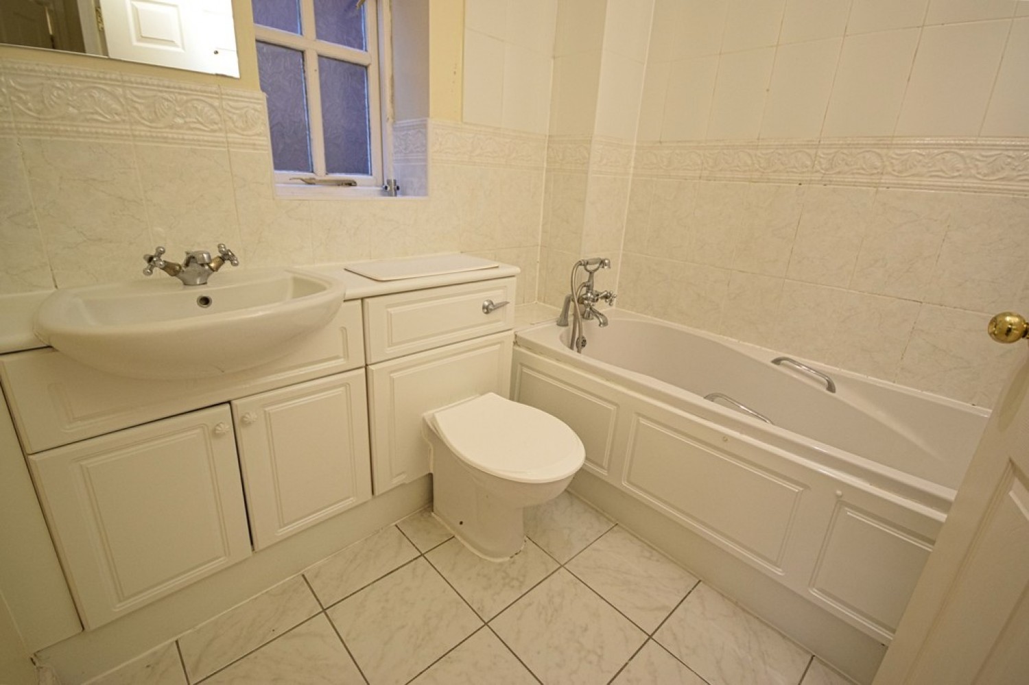 2 bedroom Flat for Letting Blossomfield Gardens, Solihull