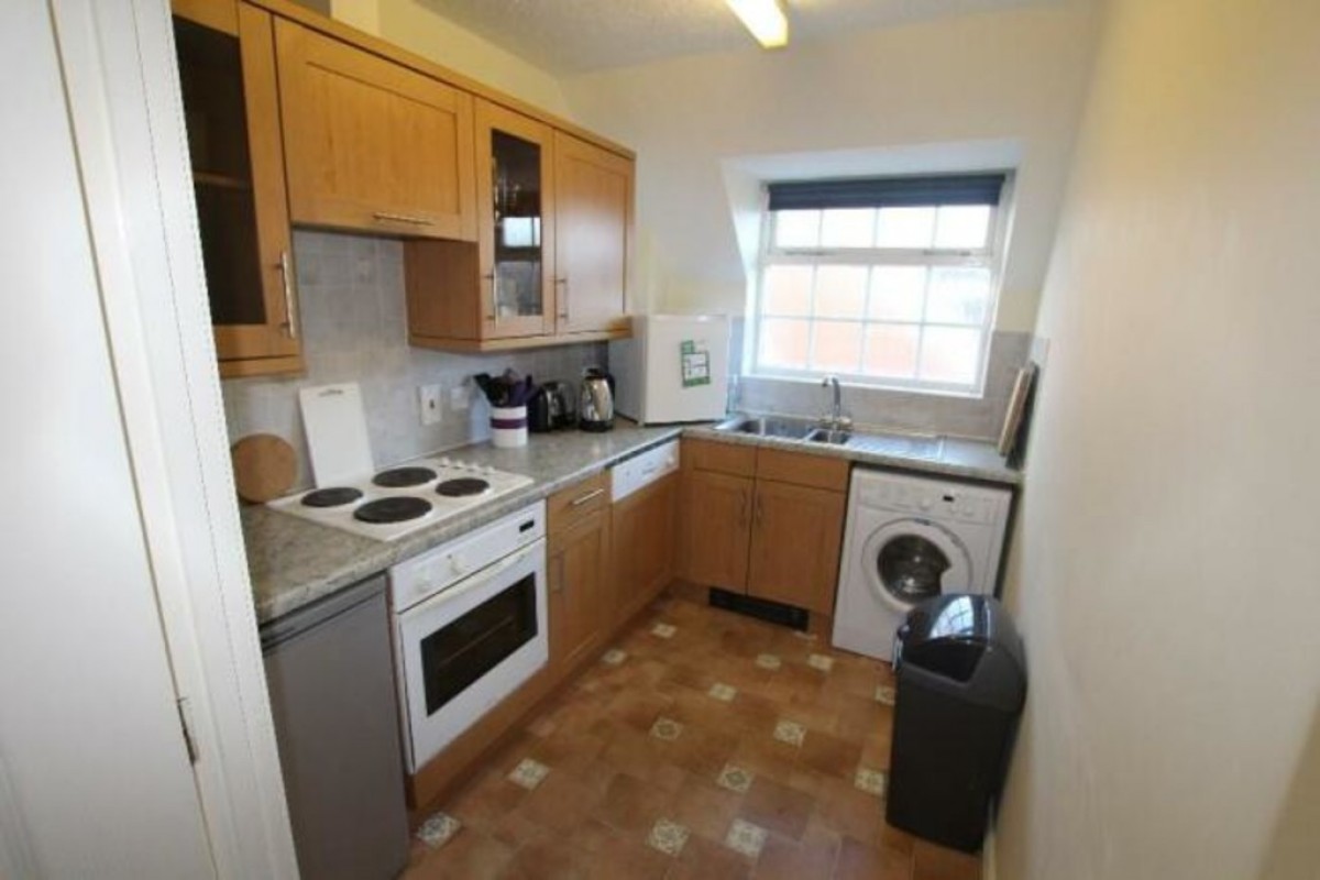 Warwick Park Court