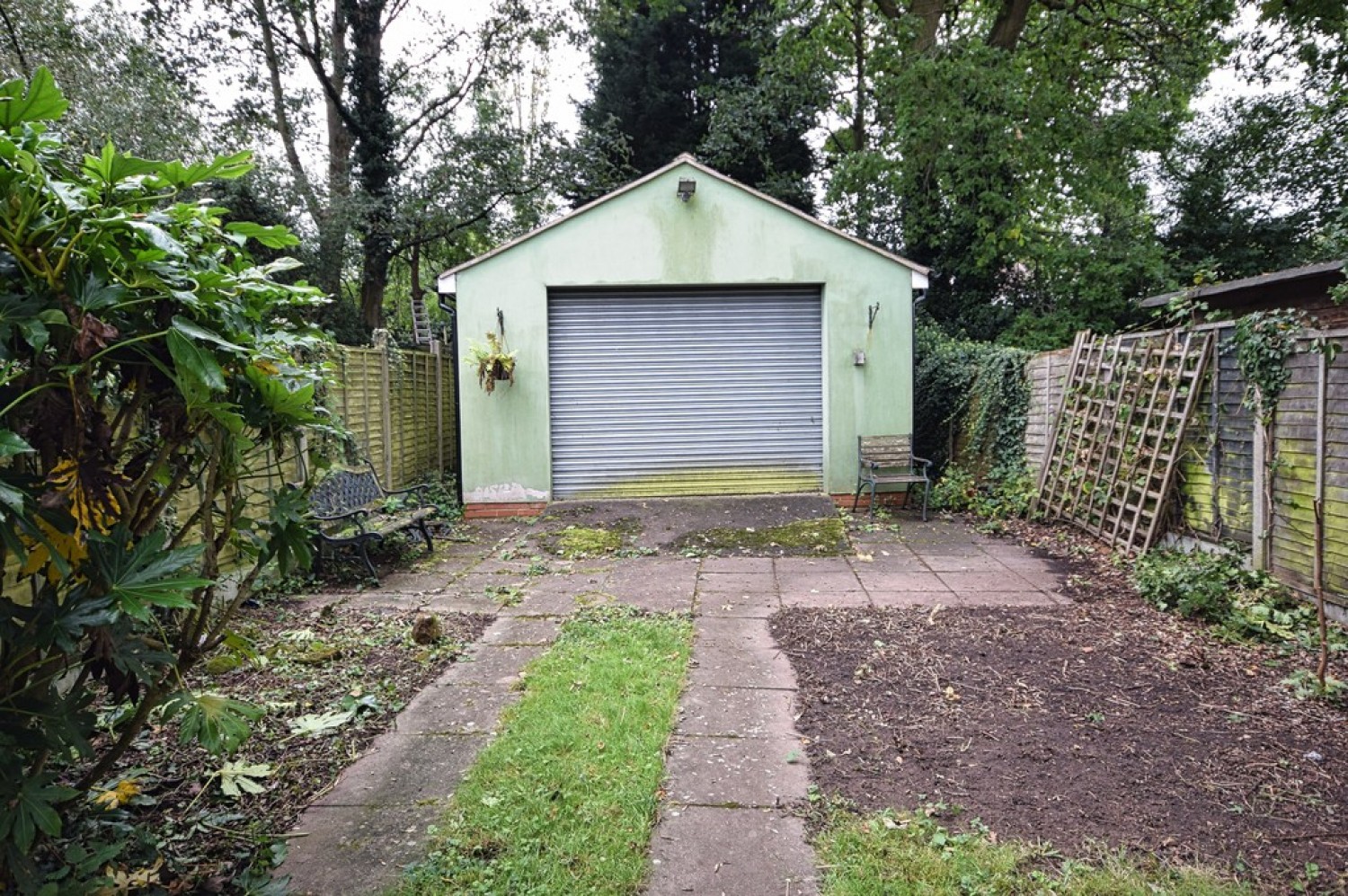 Robin Hood Lane, Hall Green