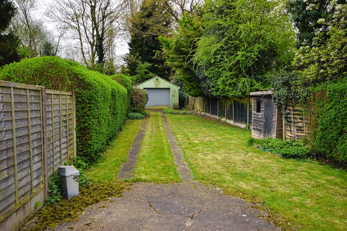 Robin Hood Lane, Hall Green