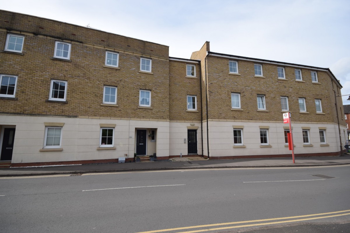 Dickens Heath Road, Dickens Heath