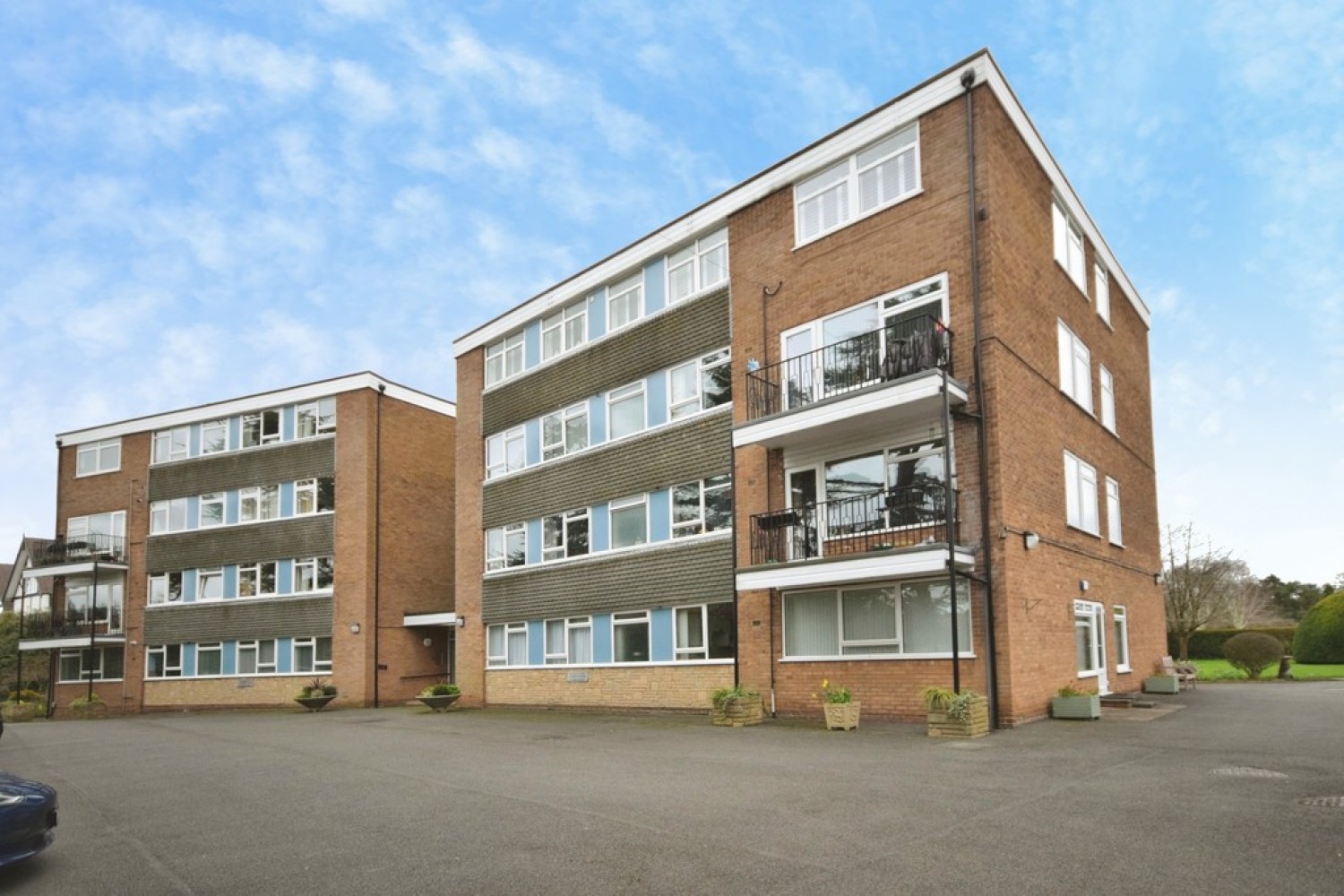 2 bedroom Flat for Sale Coppice Close, Dove House Lane, Solihull