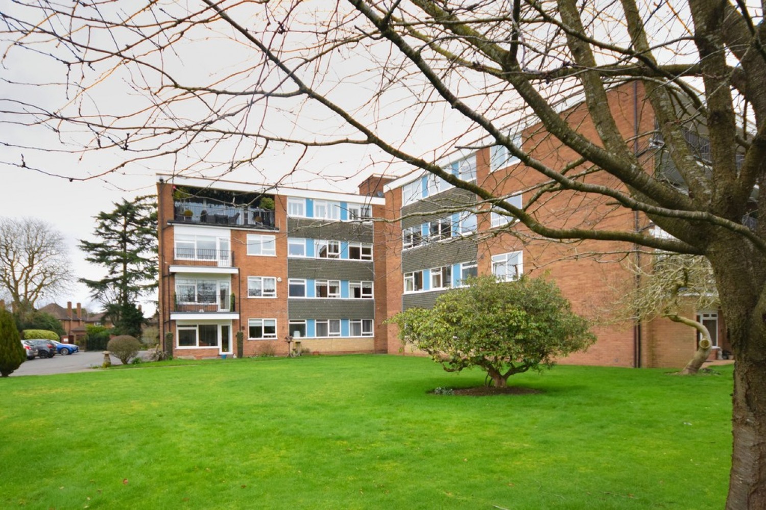 2 bedroom Flat for Sale Coppice Close, Dove House Lane, Solihull