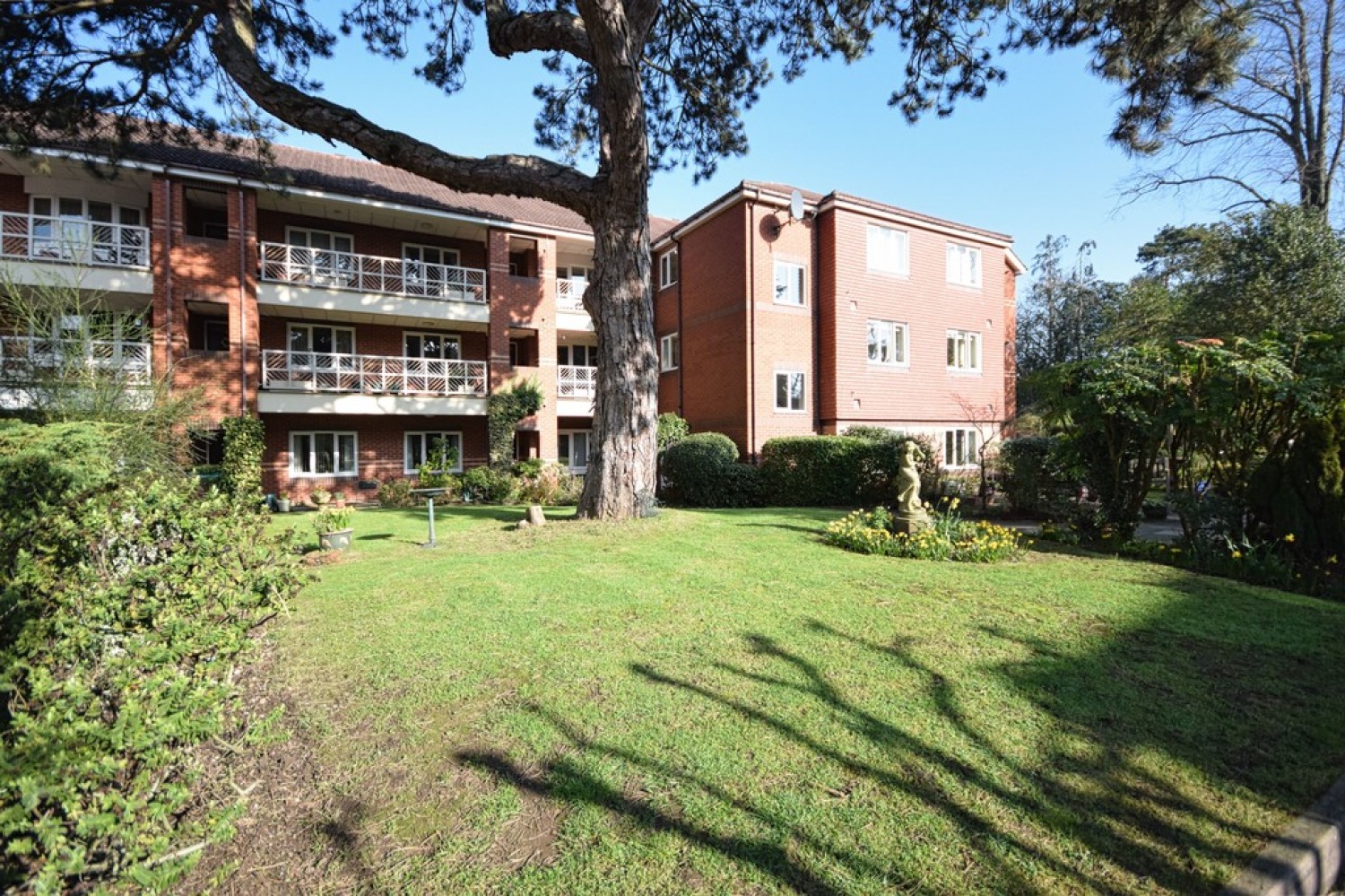 2 bedroom Flat for Sale Dovehouse Court, Grange Road, Solihull