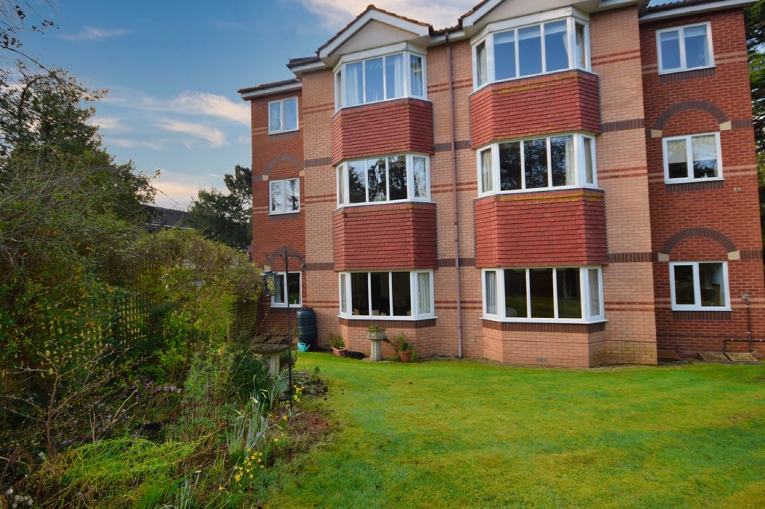 2 bedroom Property for Sale Dovehouse Court, Grange Road, Solihull
