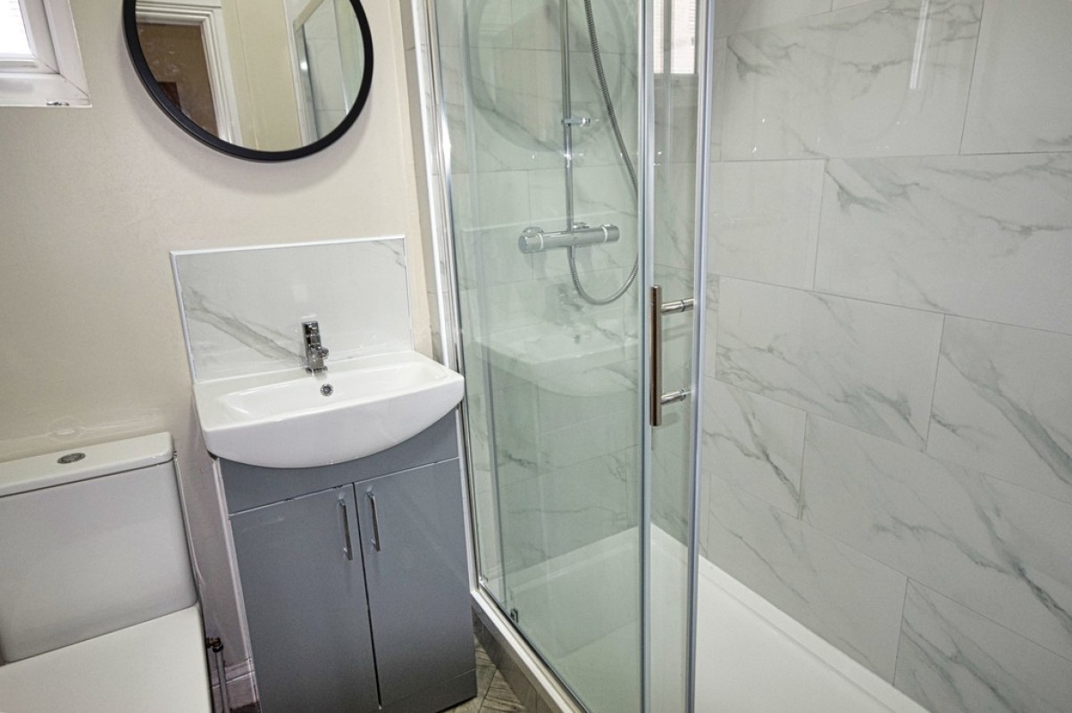 Grove Avenue, Moseley