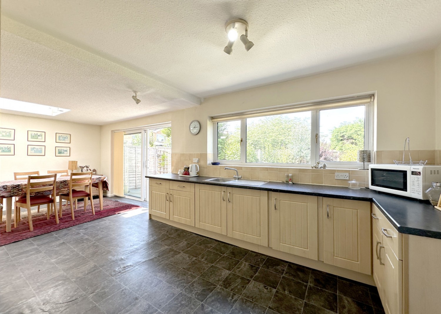 4 bedroom House for Sale Beverley Close, Balsall Common