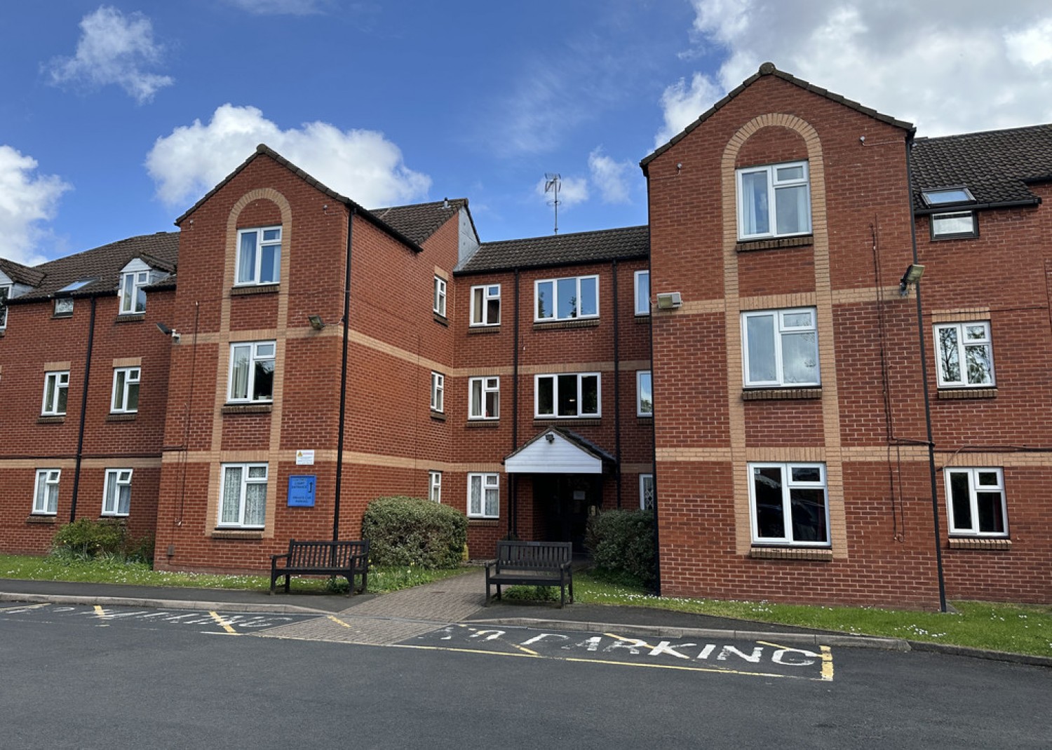 2 bedroom Flat for Sale Oak Tree Court, Pembroke Way, Hall Green