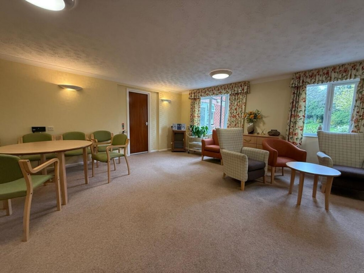 Oak Tree Court, Pembroke Way, Hall Green