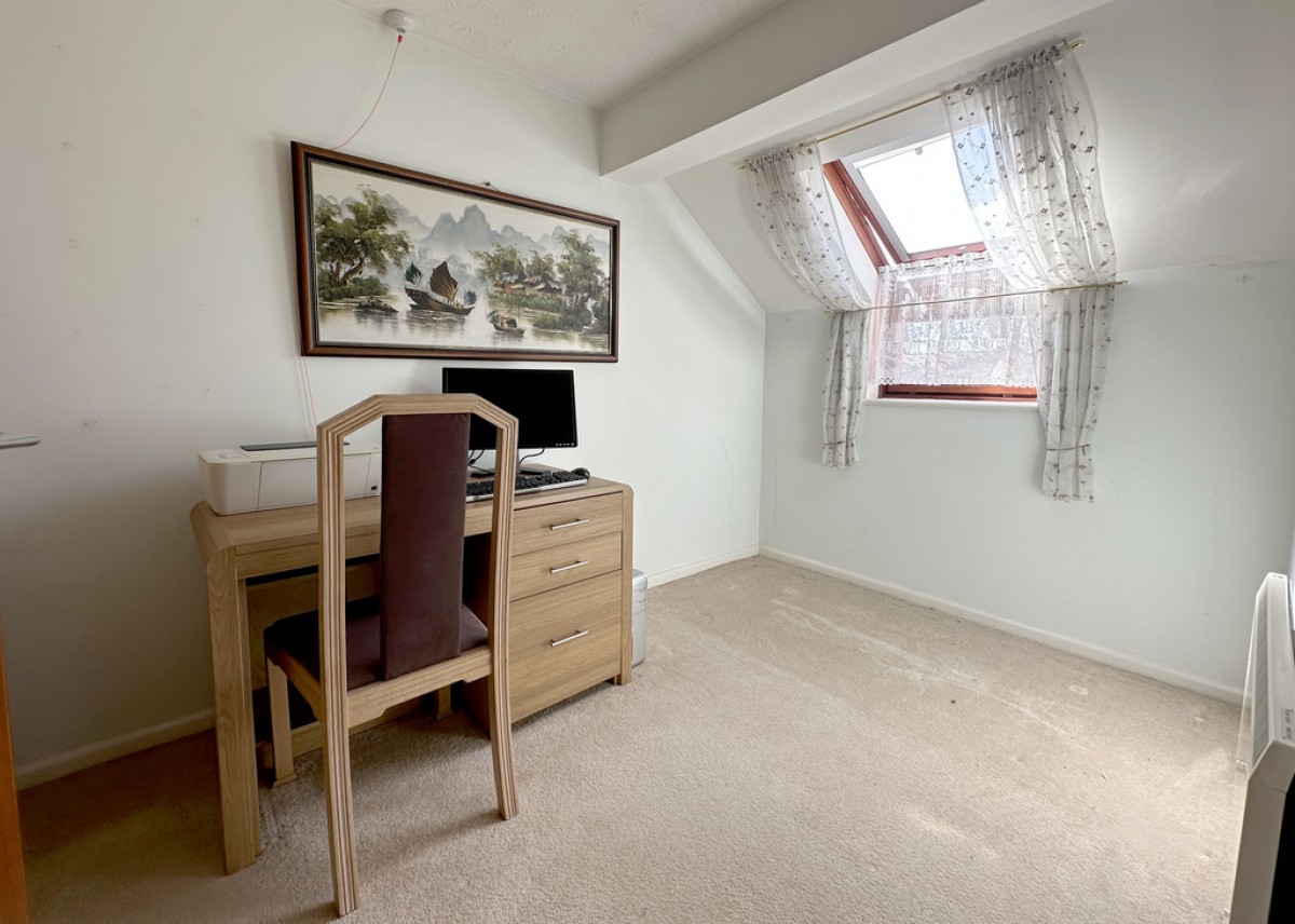 Oak Tree Court, Pembroke Way, Hall Green