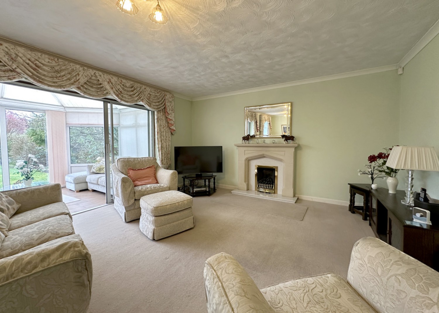 3 bedroom Bungalow for Sale Main Road, Meriden