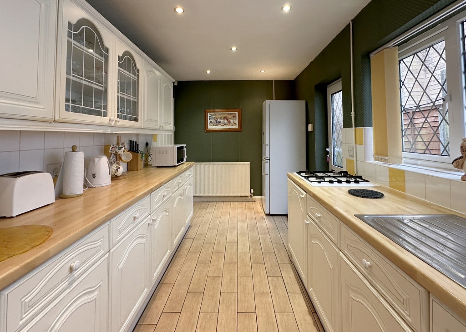 3 bedroom Bungalow for Sale Main Road, Meriden