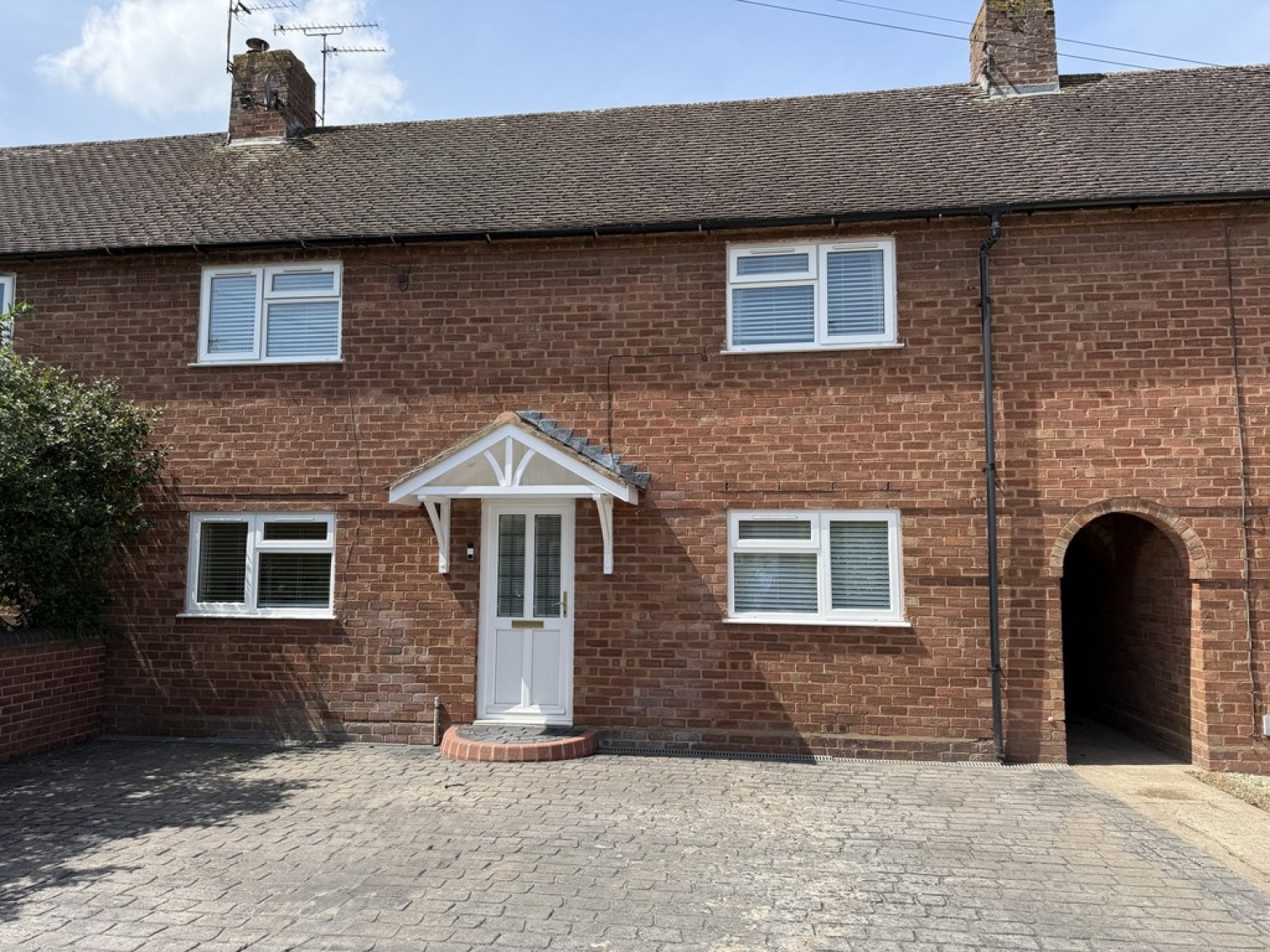 3 bedroom House for Sale Meadow Road, Henley-in-Arden