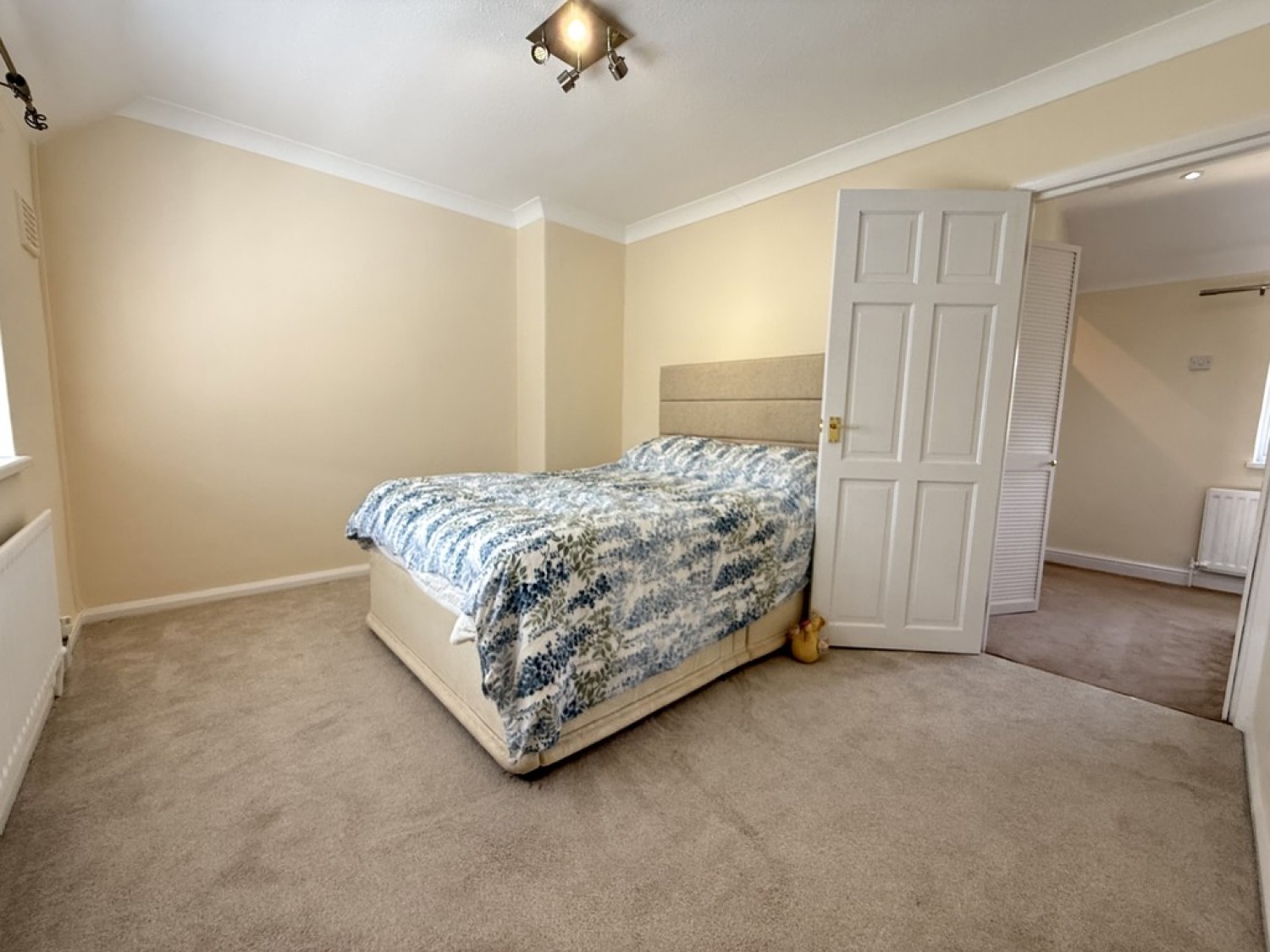 3 bedroom House for Sale Meadow Road, Henley-in-Arden