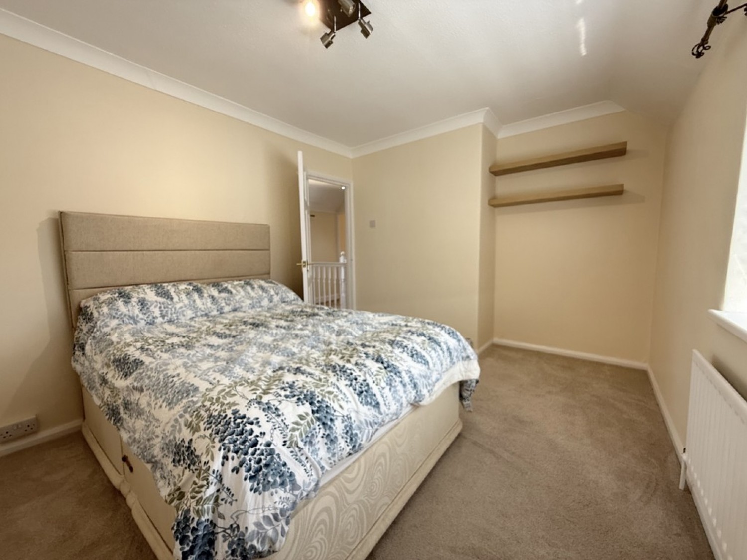 3 bedroom House for Sale Meadow Road, Henley-in-Arden