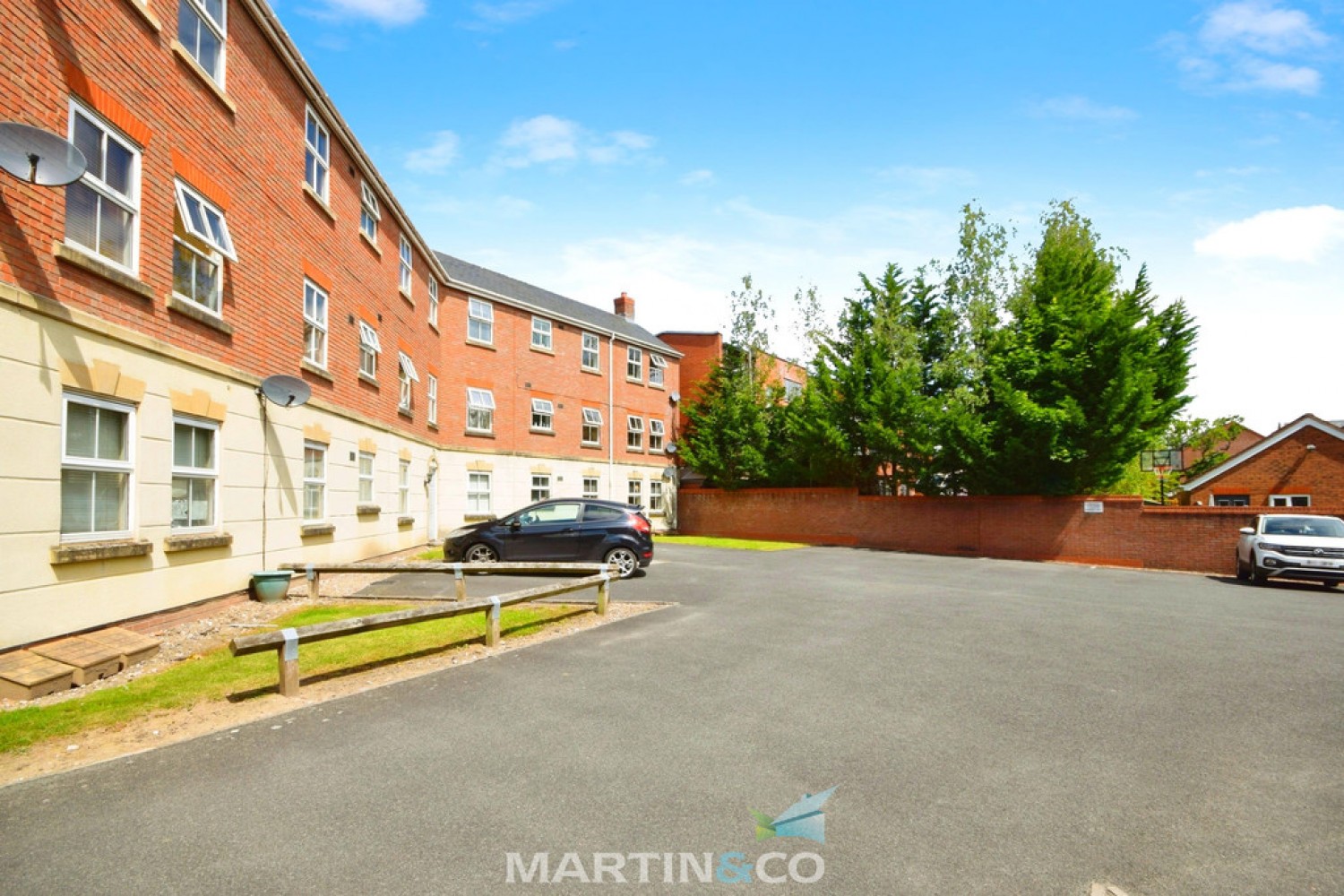 2 bedroom Flat for Sale Ascote Lane, Dickens Heath