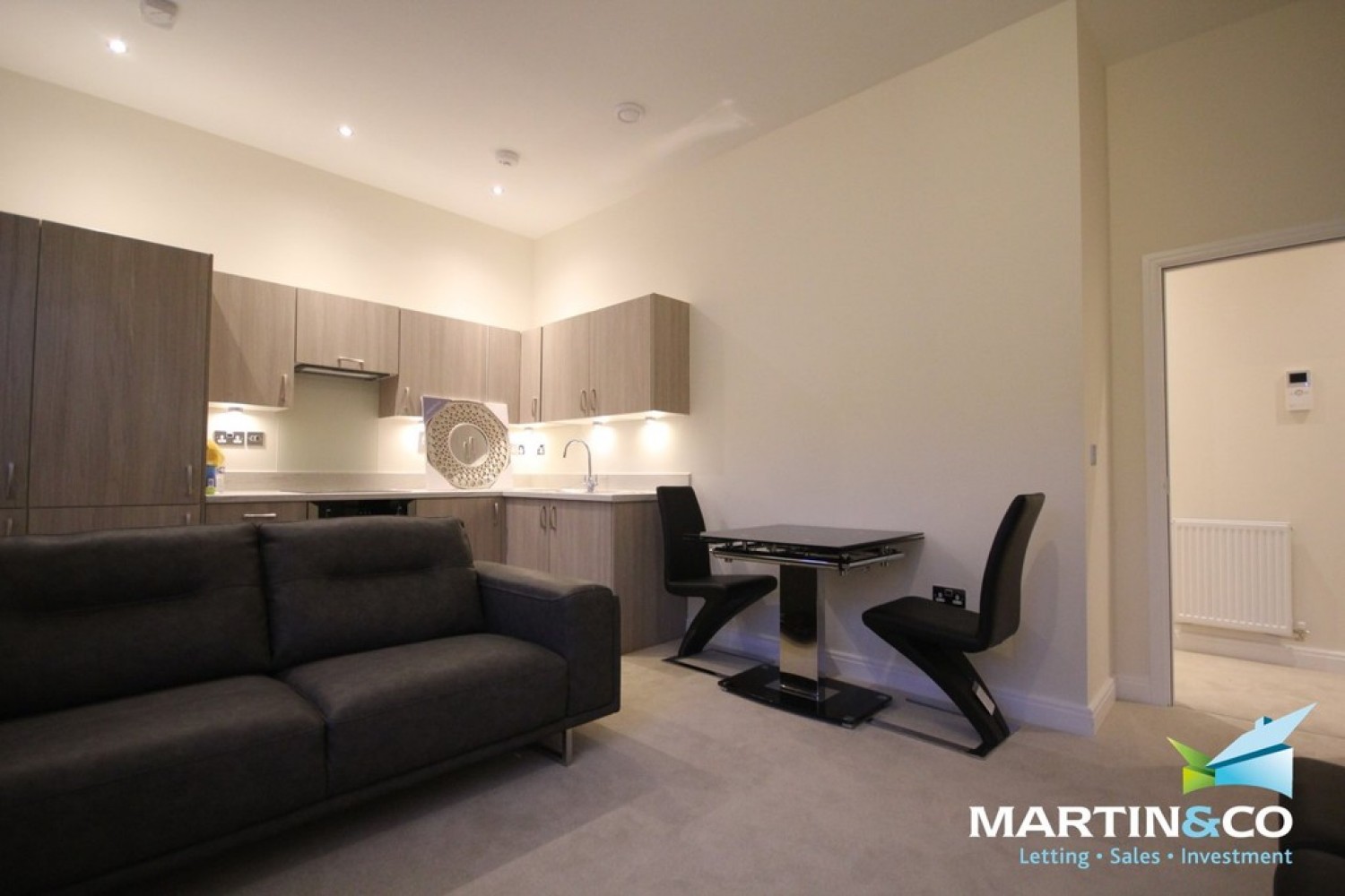 1 bedroom Flat for Letting Heligan House, Main Street, Dickens Heath, B90